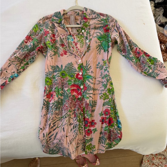 Plum Pretty Sugar Dresses & Skirts - Plum Pretty Sugar Pink Floral Button-Front shirt Dress